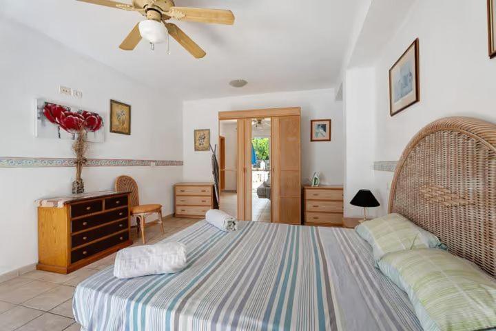 001, Club Atlantis, Puerto Colon, Adeje Apartment Адехе Екстериор снимка